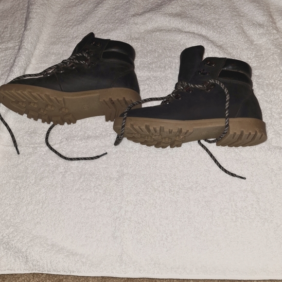 Wms Black lace up Tully boots - Picture 3 of 5